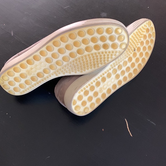 ECCO zip casual tennis shoe taupe, size 7 - Picture 5 of 7